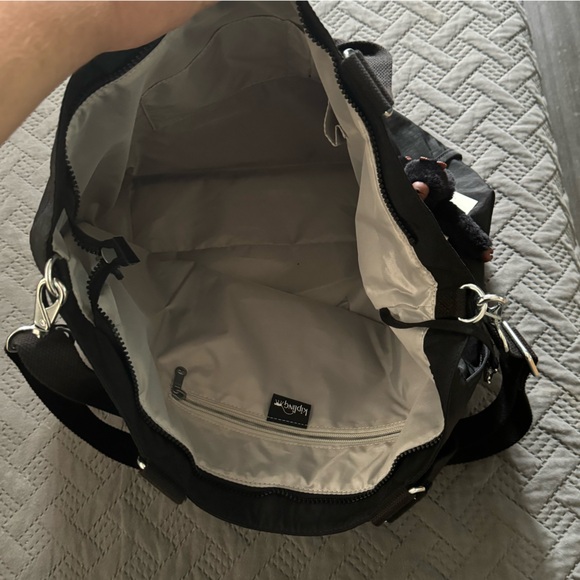 Brand new”Kipling”big,zippered tote.Color-black/tonal.W-19.5”x14”inc.🖤 - Picture 8 of 11